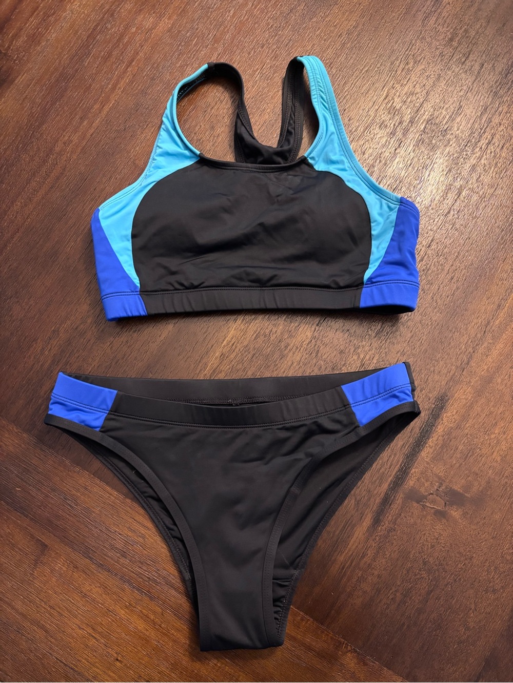 Active Colorblock Bikini Set in Black and Blue